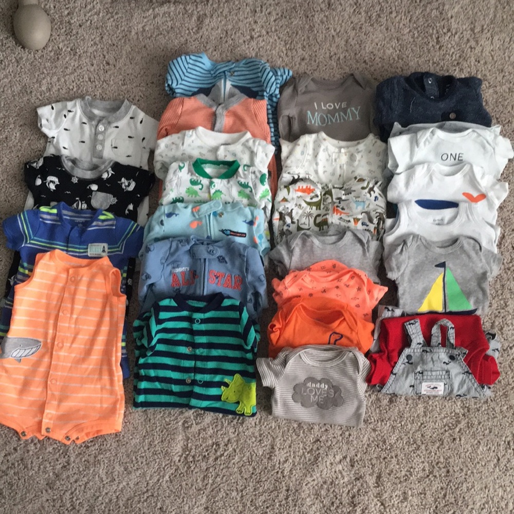 LARGE LOT NEWBORN CARTERS (35 pieces) boy